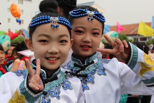 張北縣九卜樹(shù)小學(xué)舉行“展雙減碩果，迎多彩六一”文藝匯演活動(dòng)